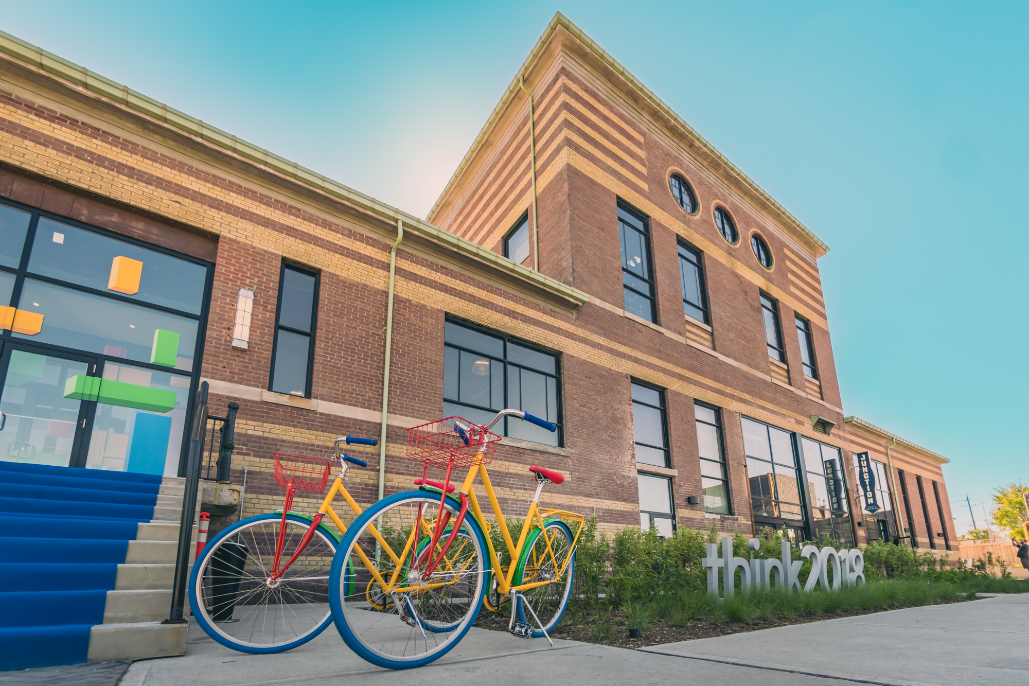 The Symes by BOLI.MEDIA